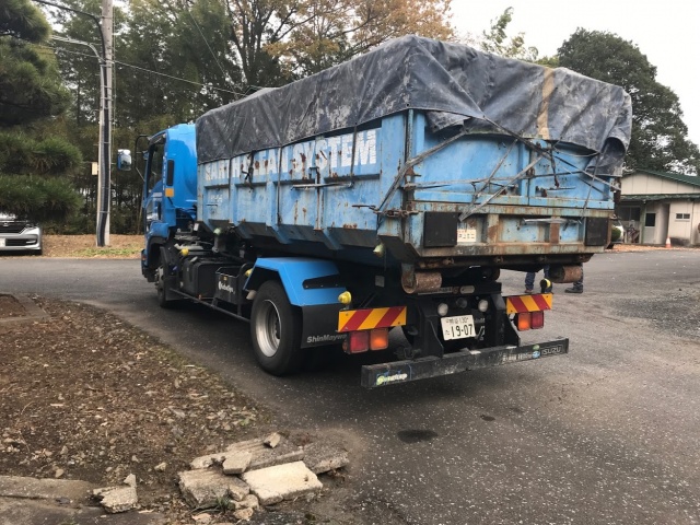 工場から排出された廃プラスチック