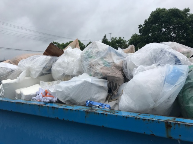 倉庫から排出された廃プラスチック類
