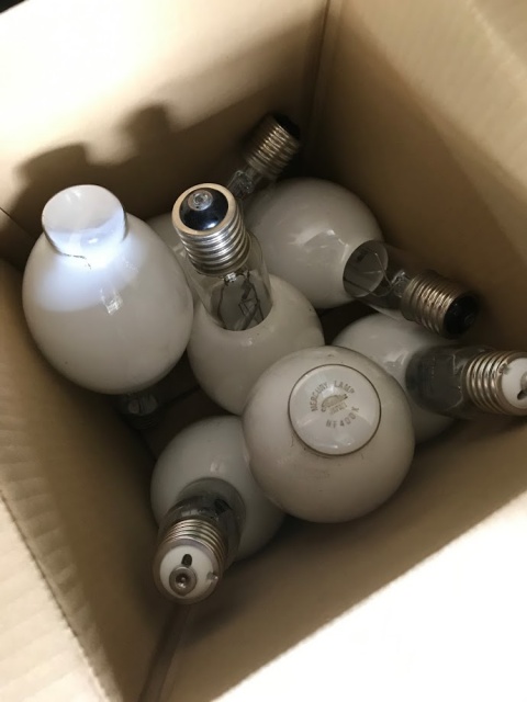 産業機器製造会社から排出された水銀灯