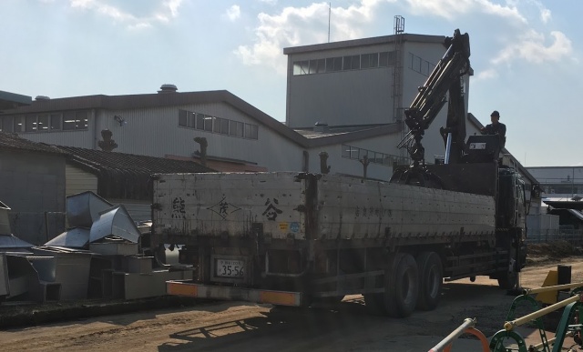スクラップ積込作業